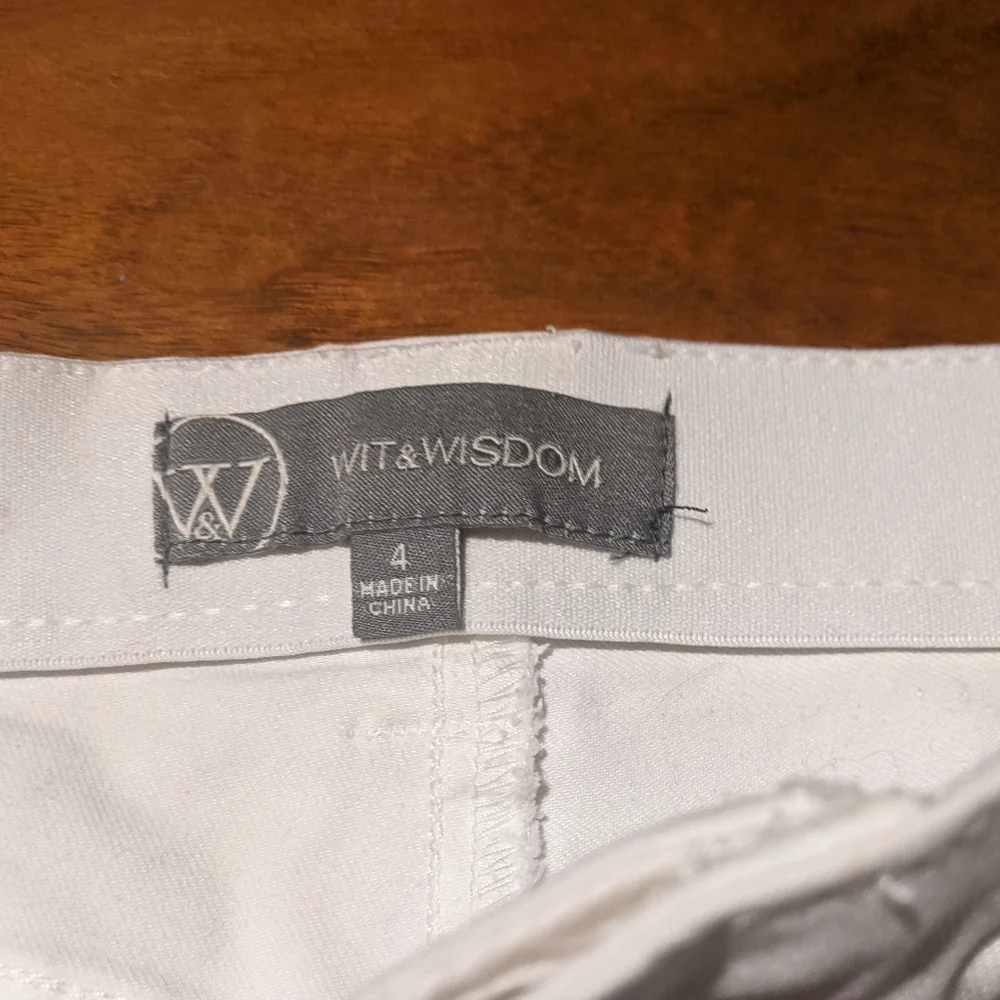 Wit & Wisdon - 'Ab'Solution White Bermuda Shorts Long Denim L418ZSOW | Size 4